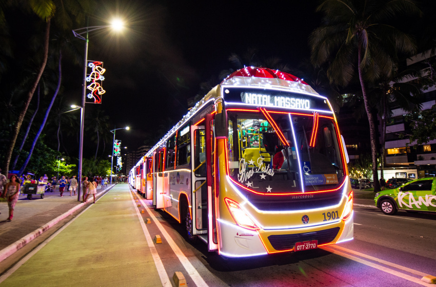 Maceioenses e turistas terão ônibus de graça para conhecer iluminação de  Natal na orla marítima - Agência NE9