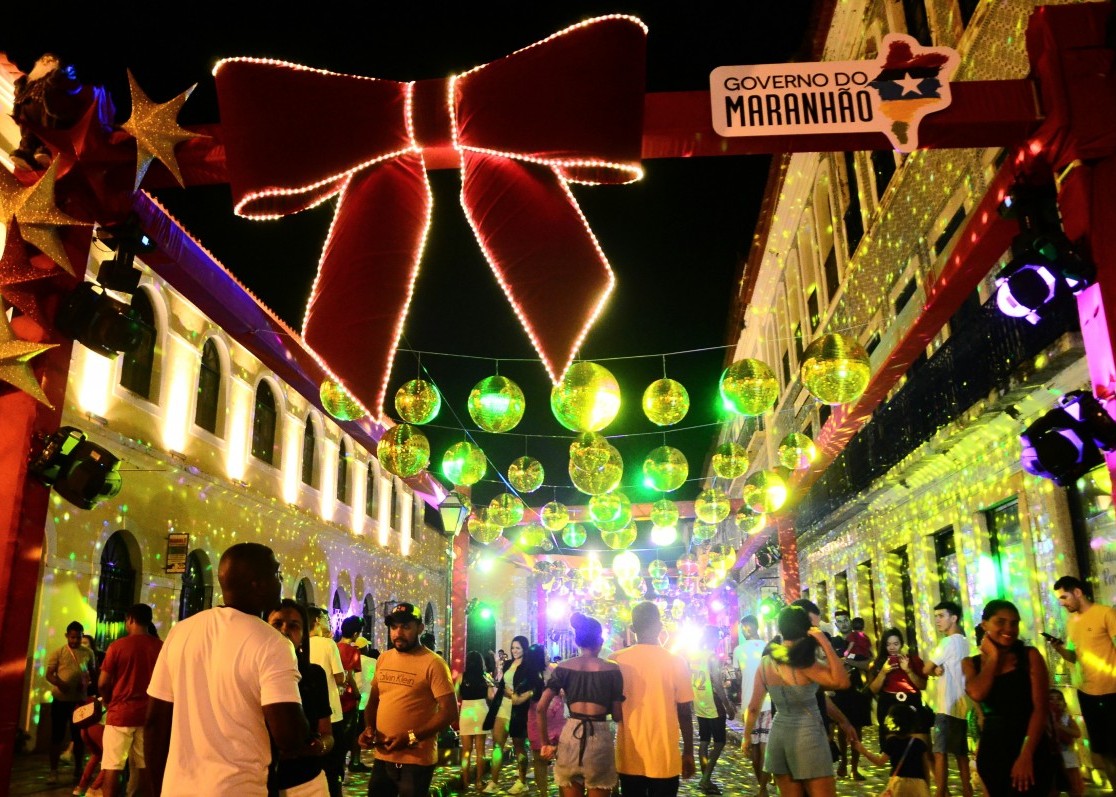 Natal do Maranhão - Show de cores e luzes abrilhantam decoração na Rua  Portugal - Agência NE9