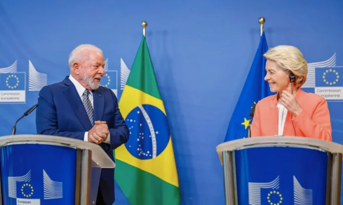 Lula-PT-e-Ursula-von-der-Leyen-Presidente-da-Comissao-Europeia-na-abertura-do-forum-empresarial-UE-America-Latina-em-Bruxelas-na-Belgica-Foto-Ricardo-Stuckert