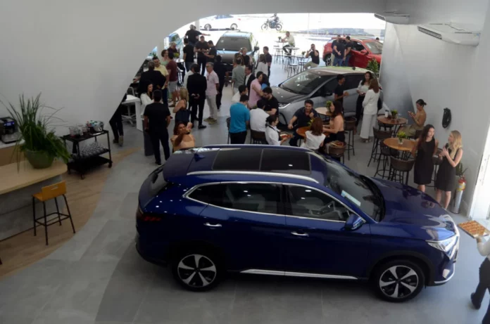Nova loja da BYD Carmais oferece test drive de oito modelos Foto Divulgação