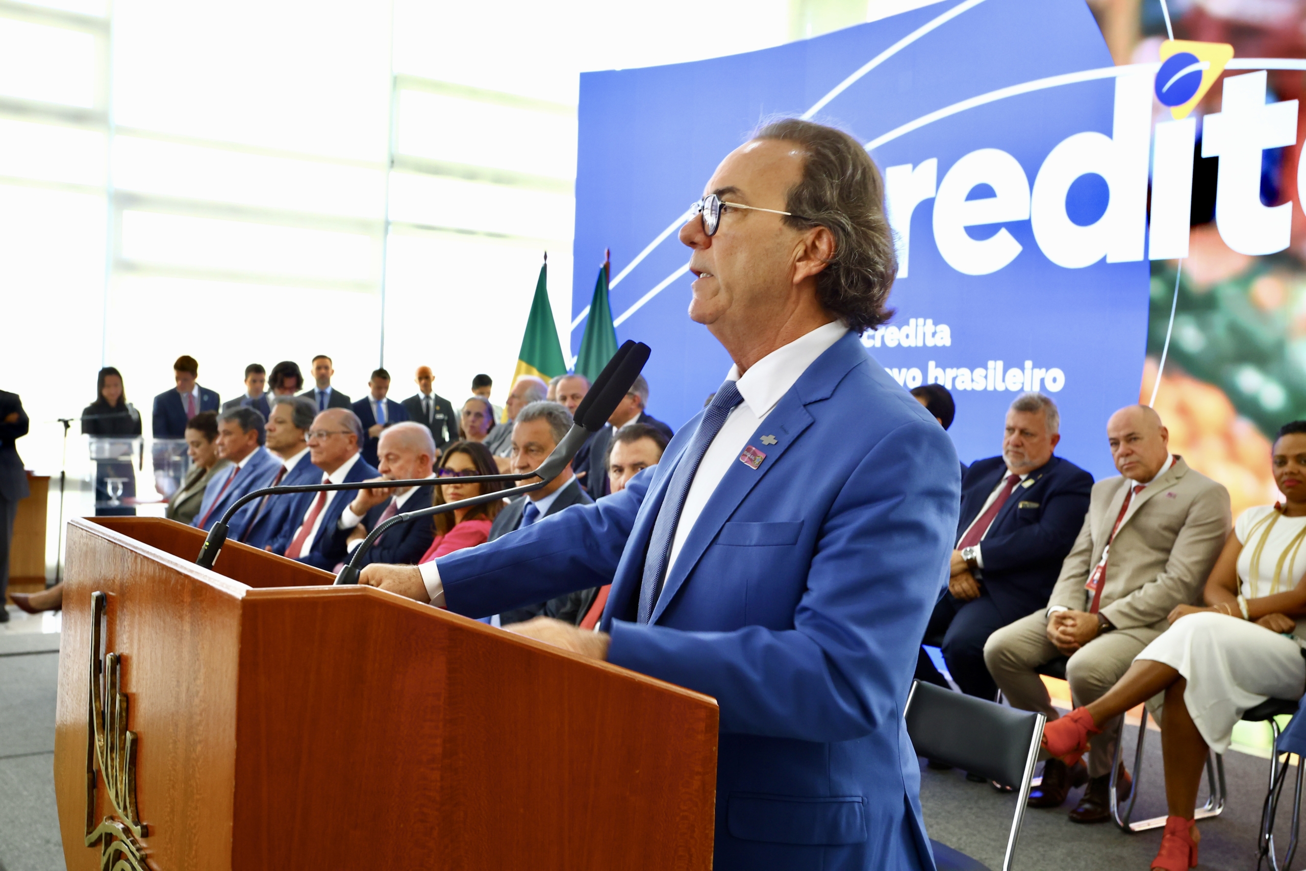 Presidente Décio Lima discursa durante o lançamento do programa Acredita, no Palácio do Planalto Foto  Erivelton Viana
